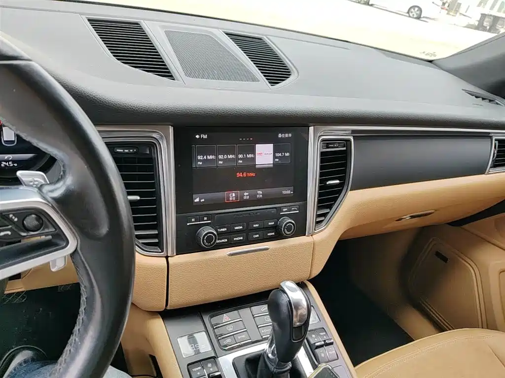 Porsche Macan 2017 — фото 13
