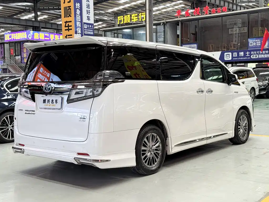Toyota Vellfire 2023 — фото 6