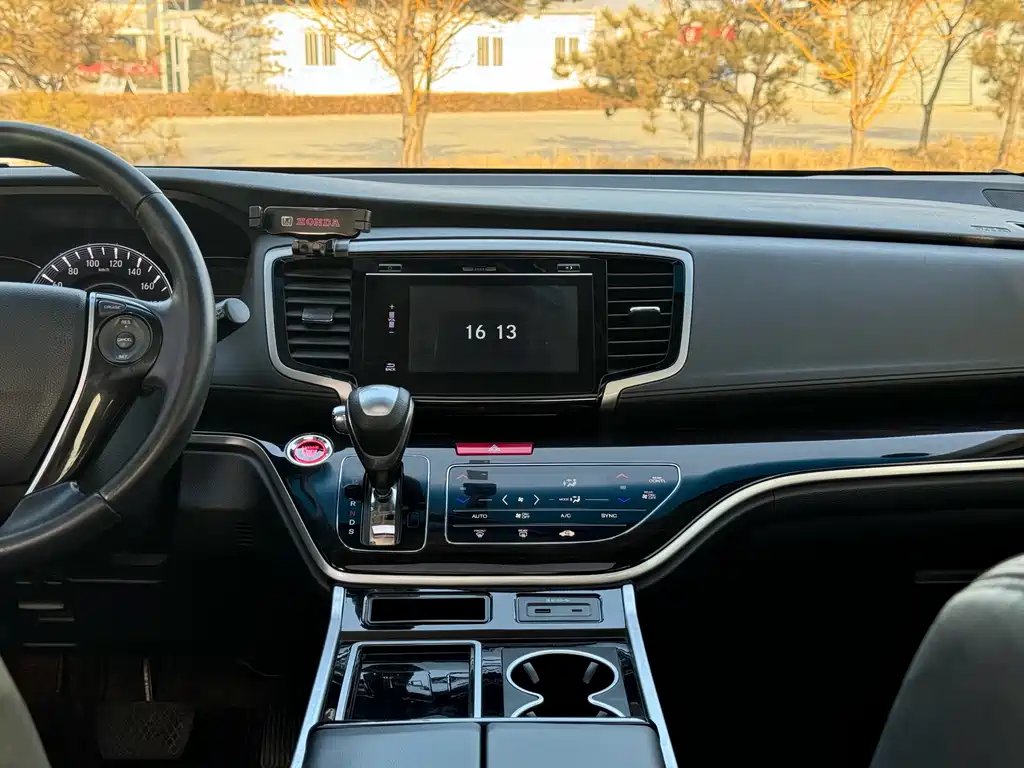 Honda Odyssey 2019 — фото 13