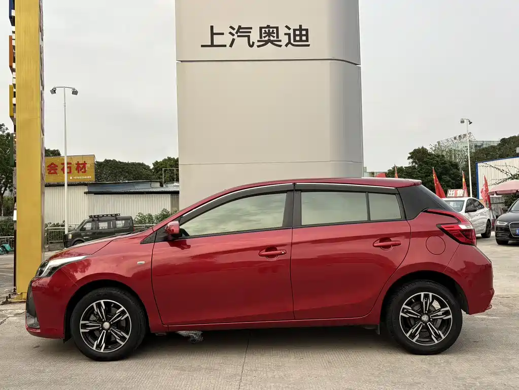 Toyota Yaris L 2019 — фото 12