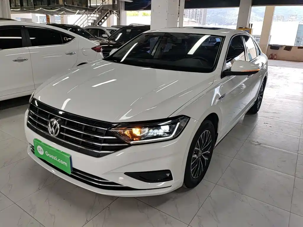 Volkswagen Sagitar 2021