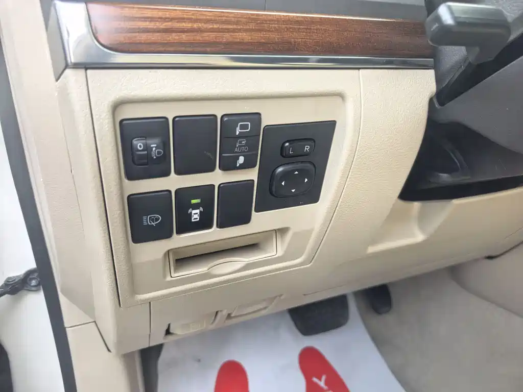 Toyota Land Cruiser 2018 — фото 11