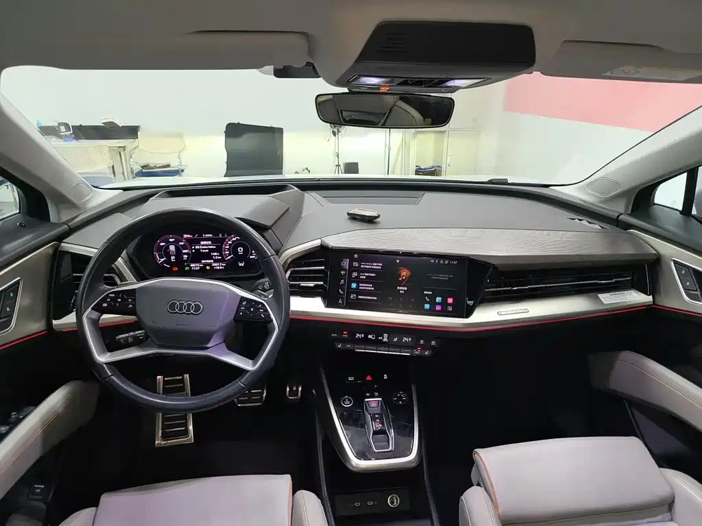 Audi Q5 e-tron 2022 — фото 12