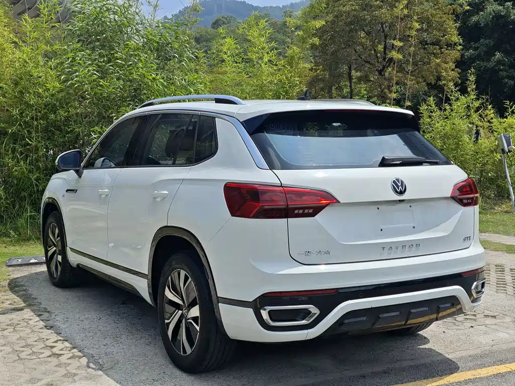 Volkswagen GTE PHEV 2023 — фото 4