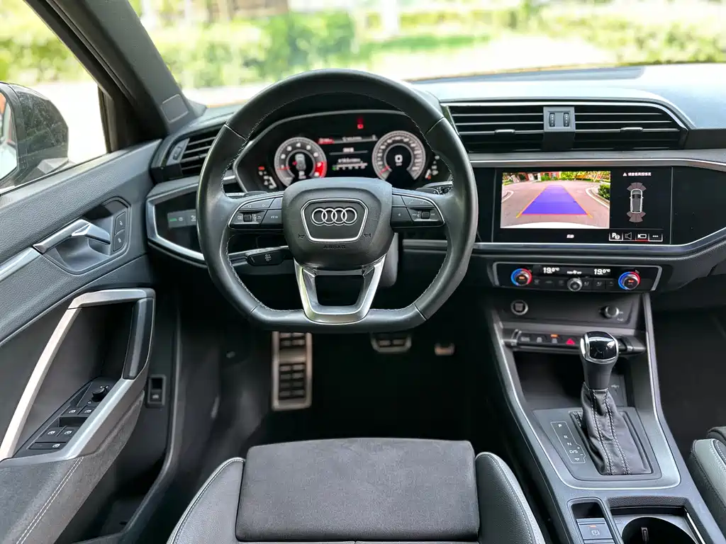Audi Q3 2023 — фото 10