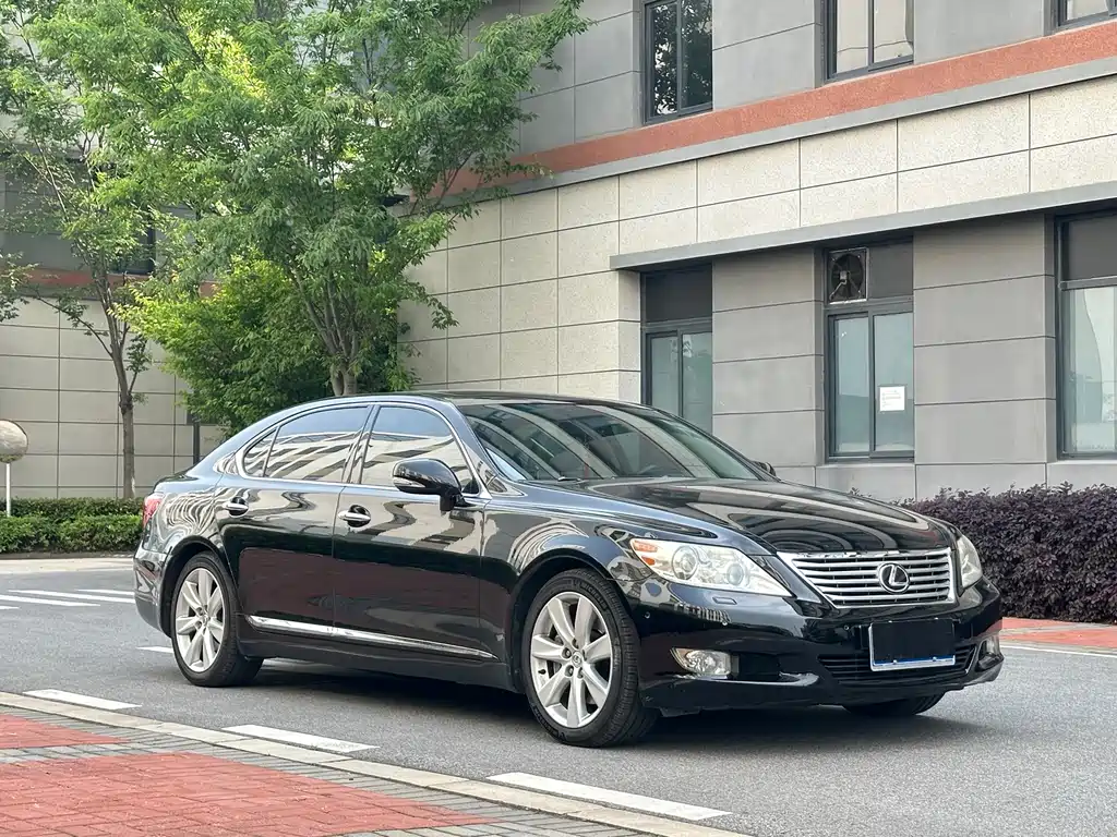 Lexus LS 2010