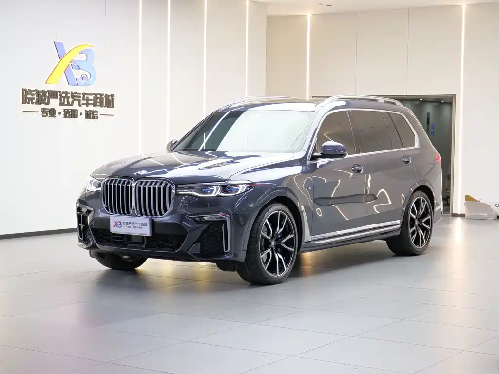 BMW X7 2021 — фото 1