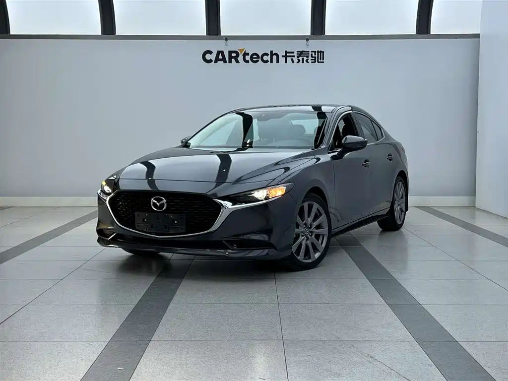 Mazda 3 Axela 2022