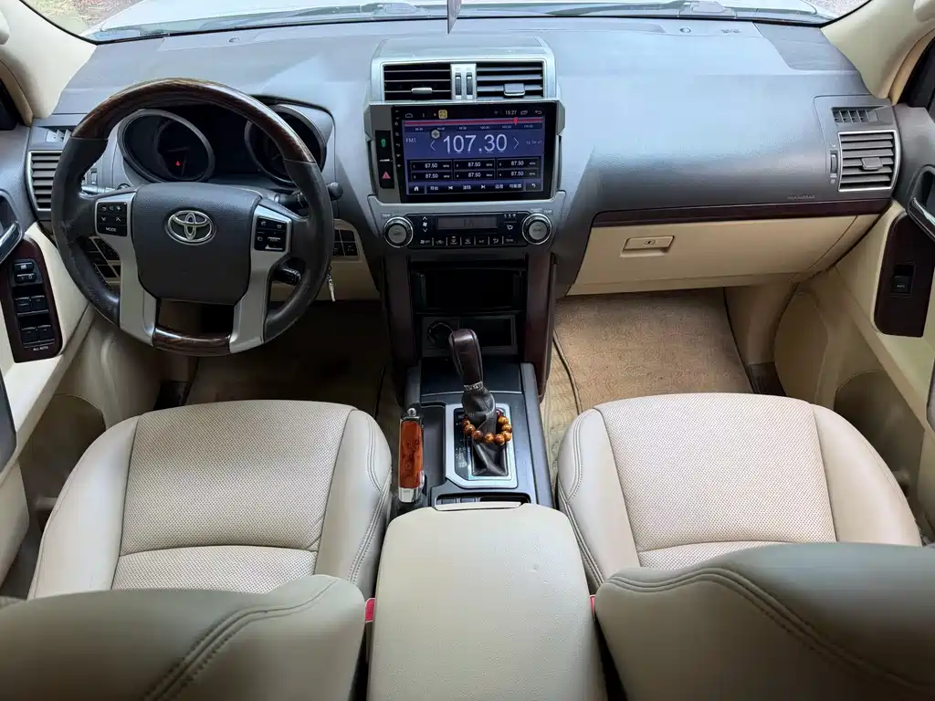 Toyota Prado 2015 — фото 6
