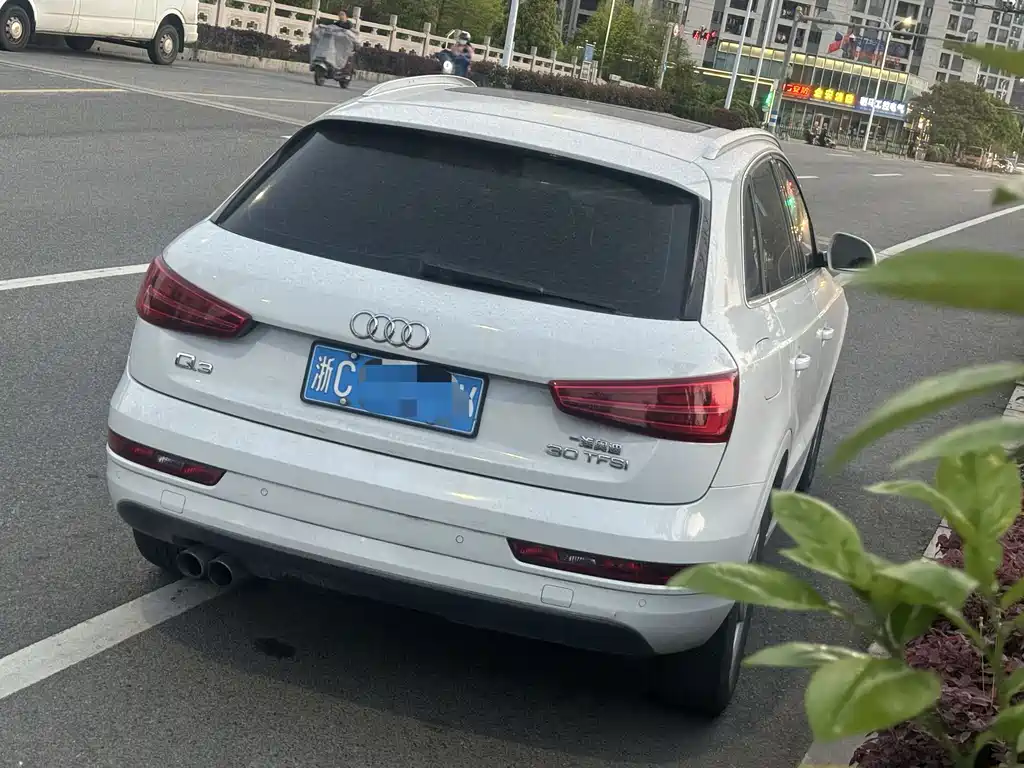 Audi Q3 2019 — фото 11