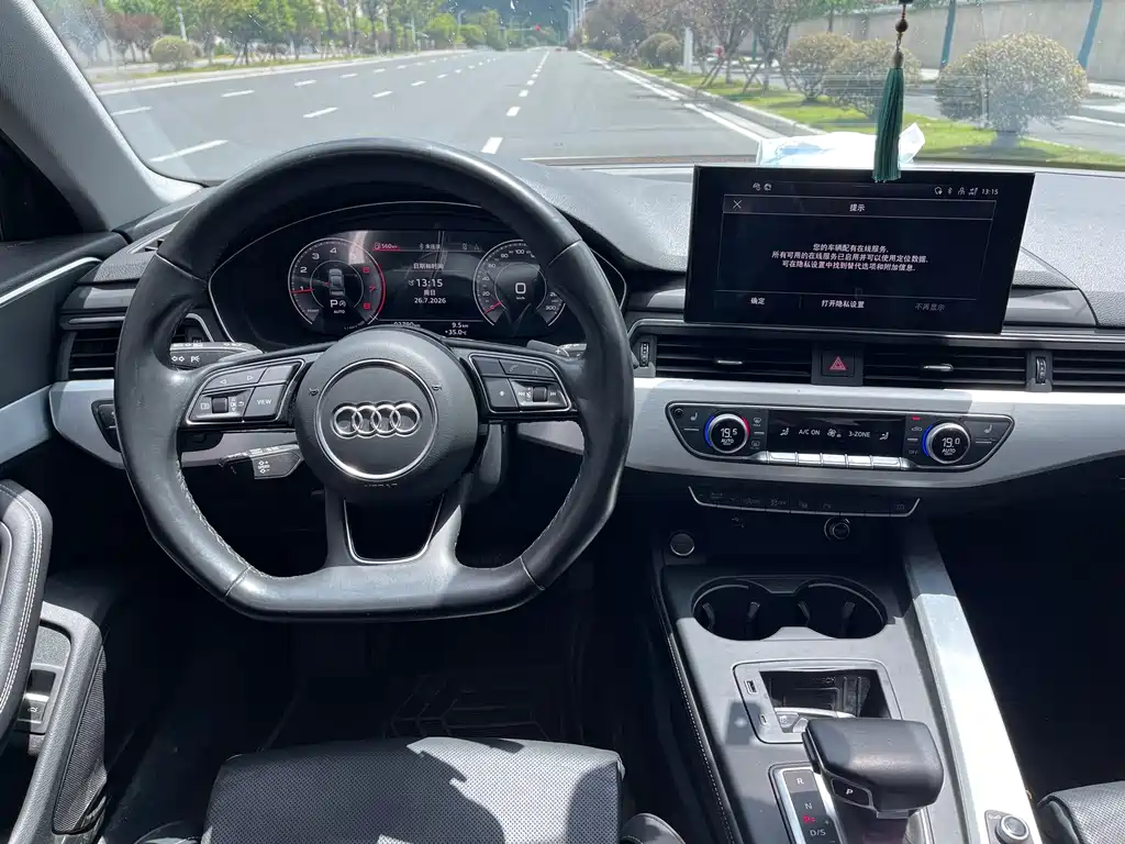 Audi A4L 2023 — фото 11