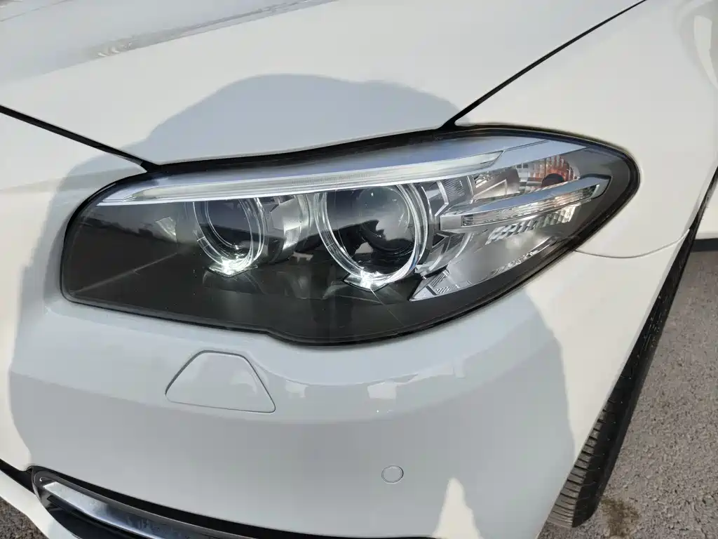 BMW 5 Series 2015 — фото 7