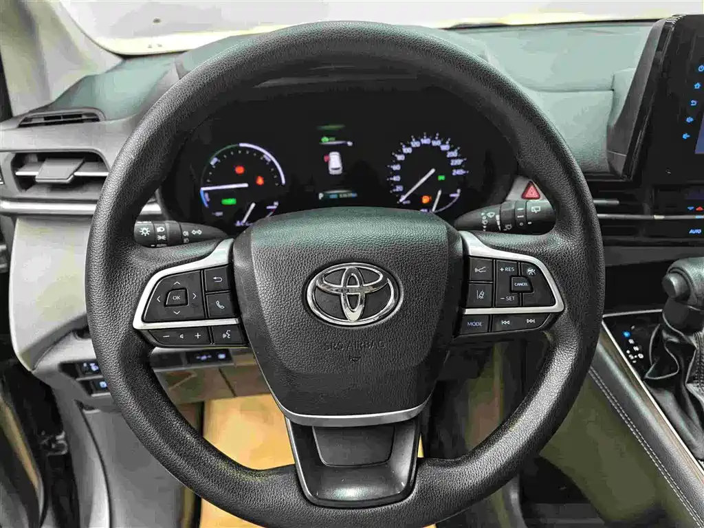 Toyota Sienna 2022 — фото 10