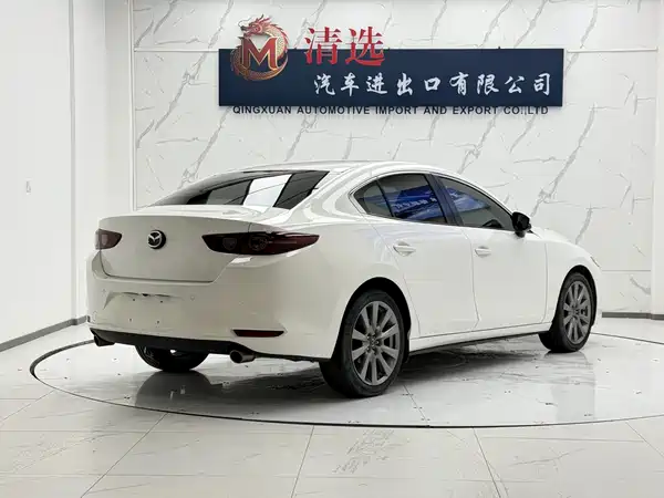 Mazda 3 Axela 2022
