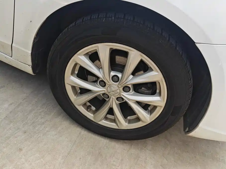 Roewe i5 2020