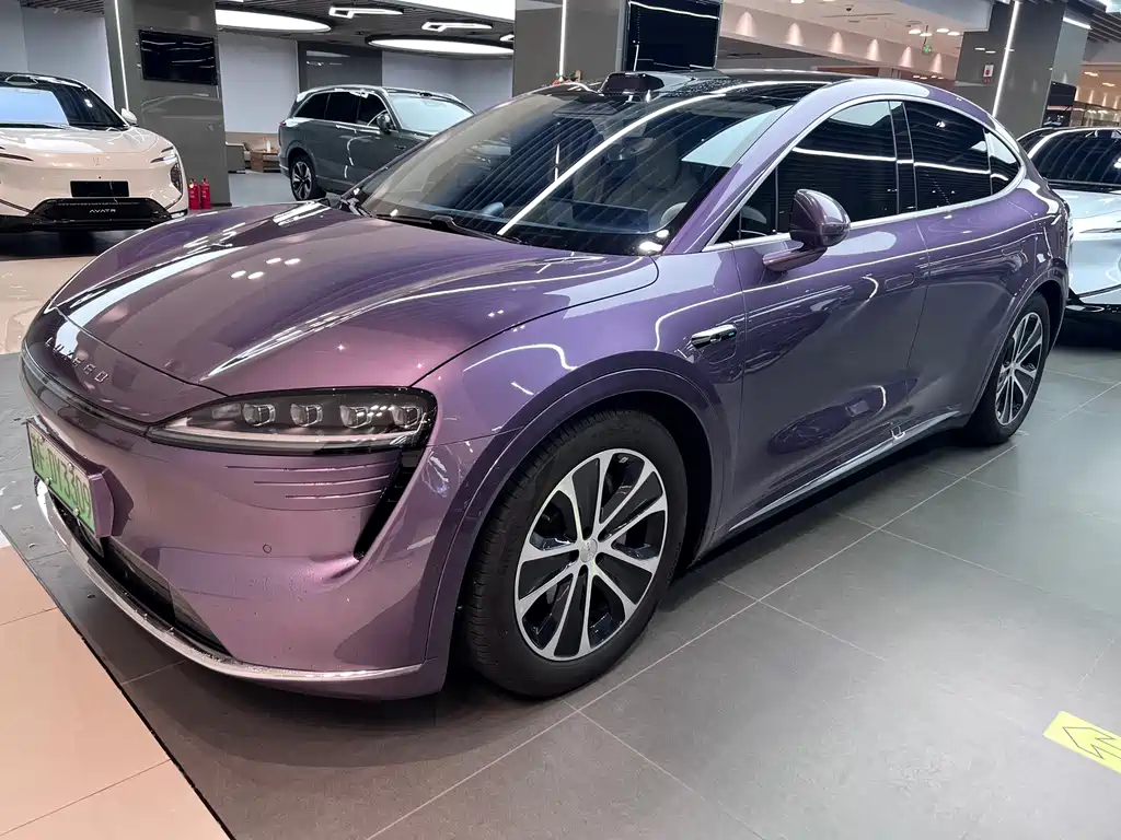 Luxeed Zhijie R7 2025