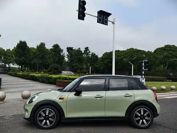 MINI MINI 2018