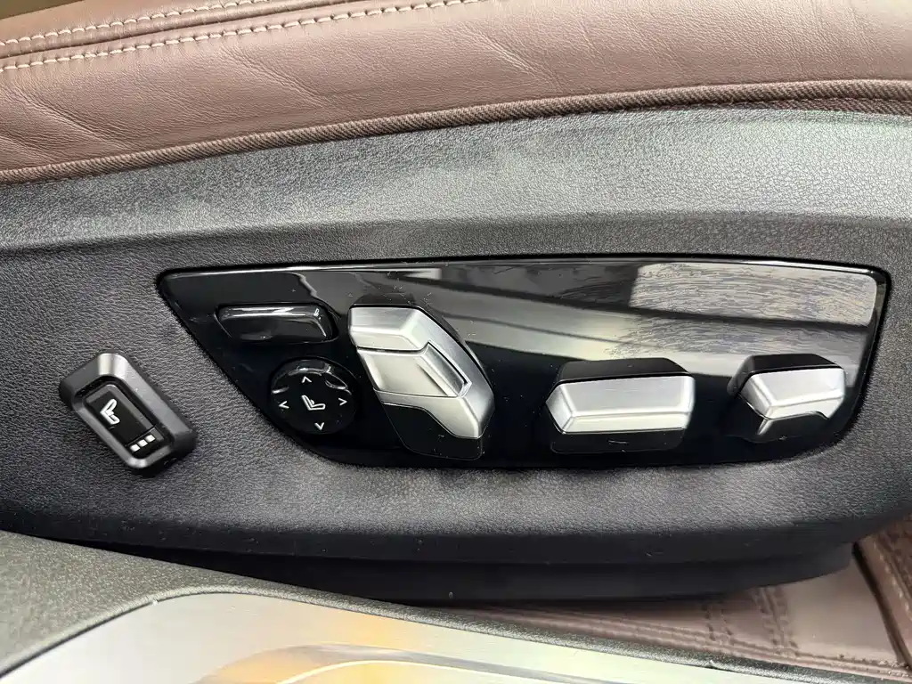 BMW 7 Series 2020 — фото 19