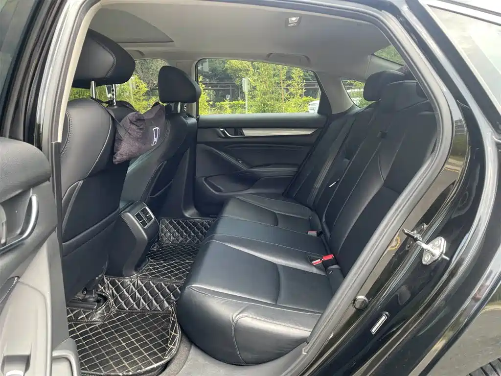 Honda Accord 2019 — фото 10