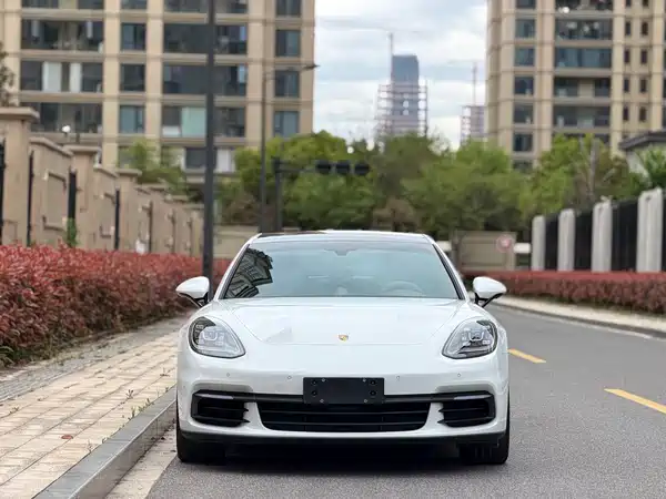 Porsche Panamera 2018