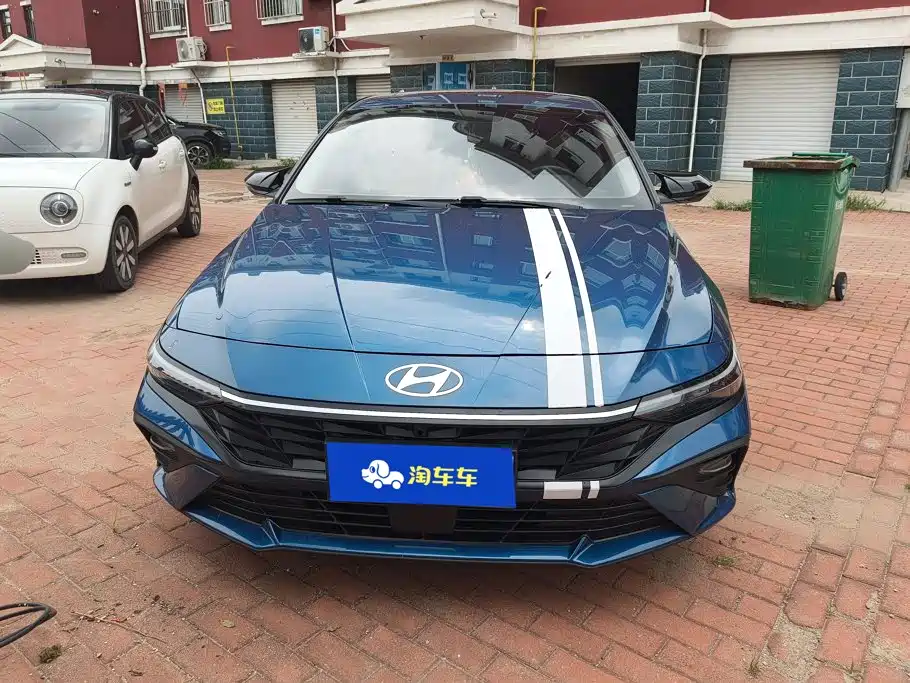 Hyundai Elantra 2023