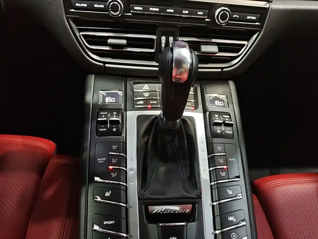 Porsche Macan 2021 — фото 14