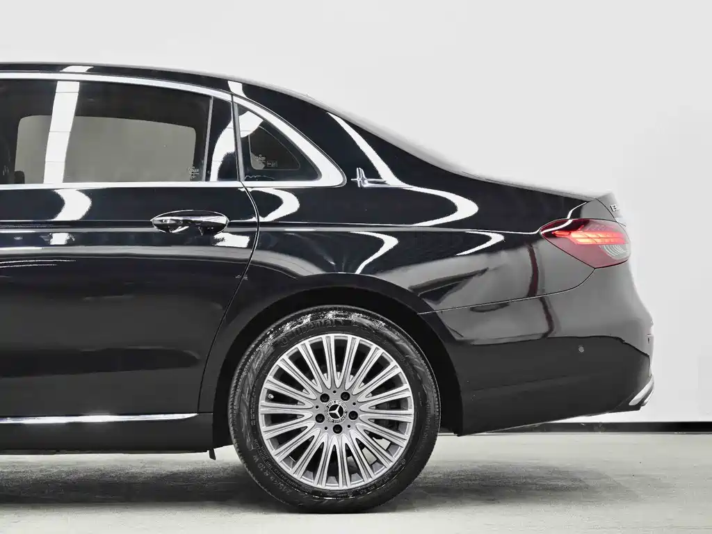 Mercedes-Benz E-Class 2022 — фото 30