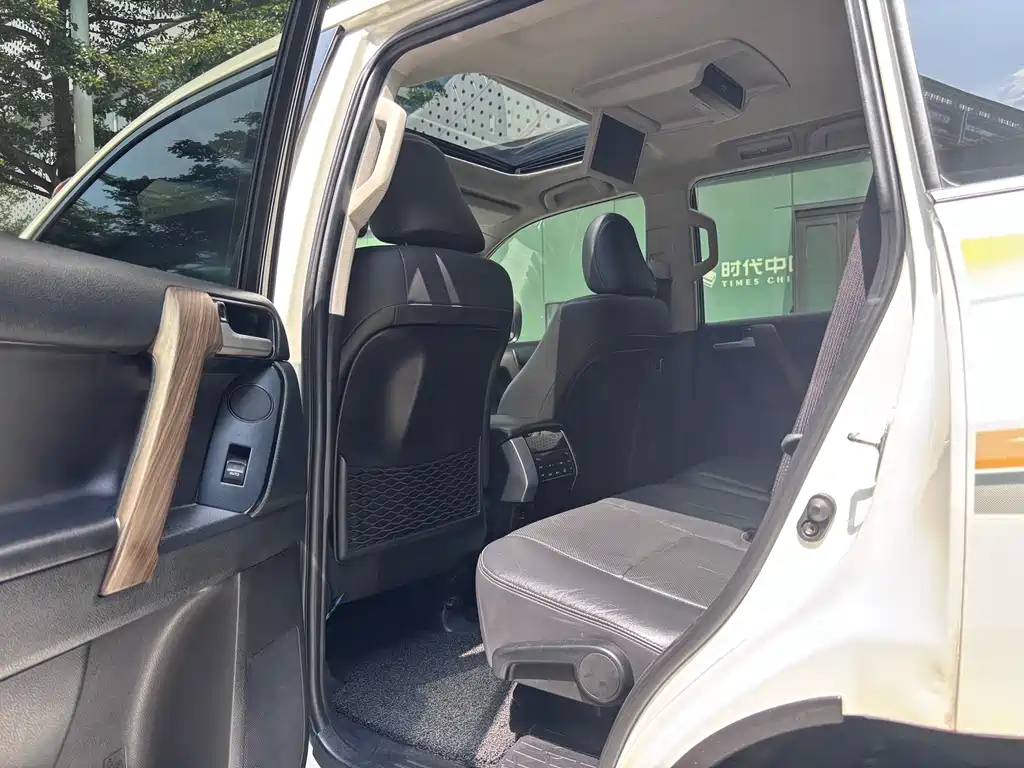 Toyota Prado 2019 — фото 11