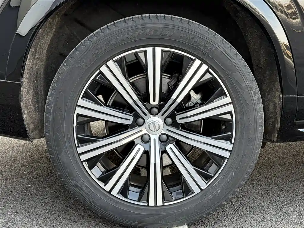 Volvo XC90 2021 — фото 11