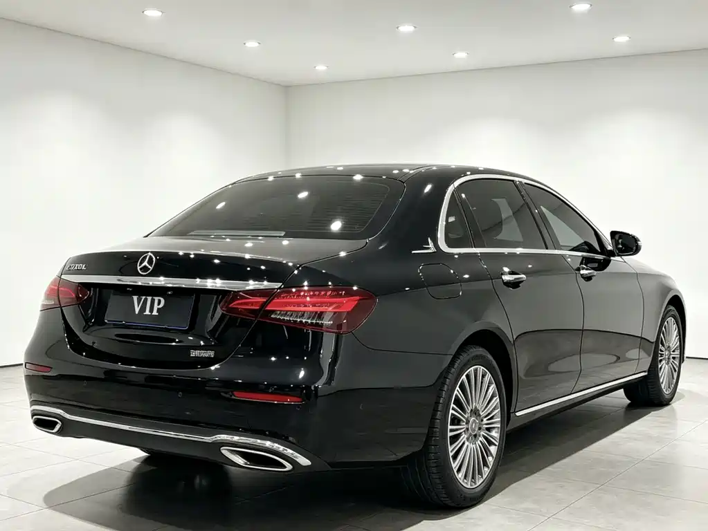 Mercedes-Benz E-Class 2023 — фото 14