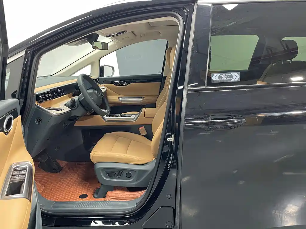 GAC Trumpchi E8 PHEV 2024 — фото 10