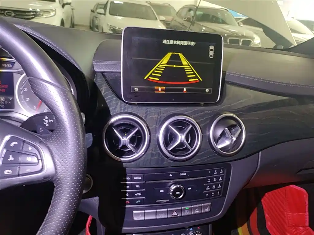 Mercedes-Benz B-Class 2017 — фото 13