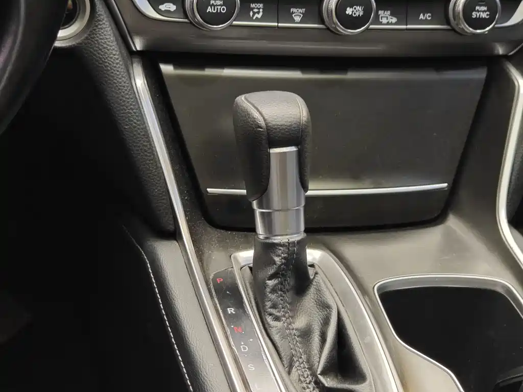 Honda Accord 2020 — фото 17