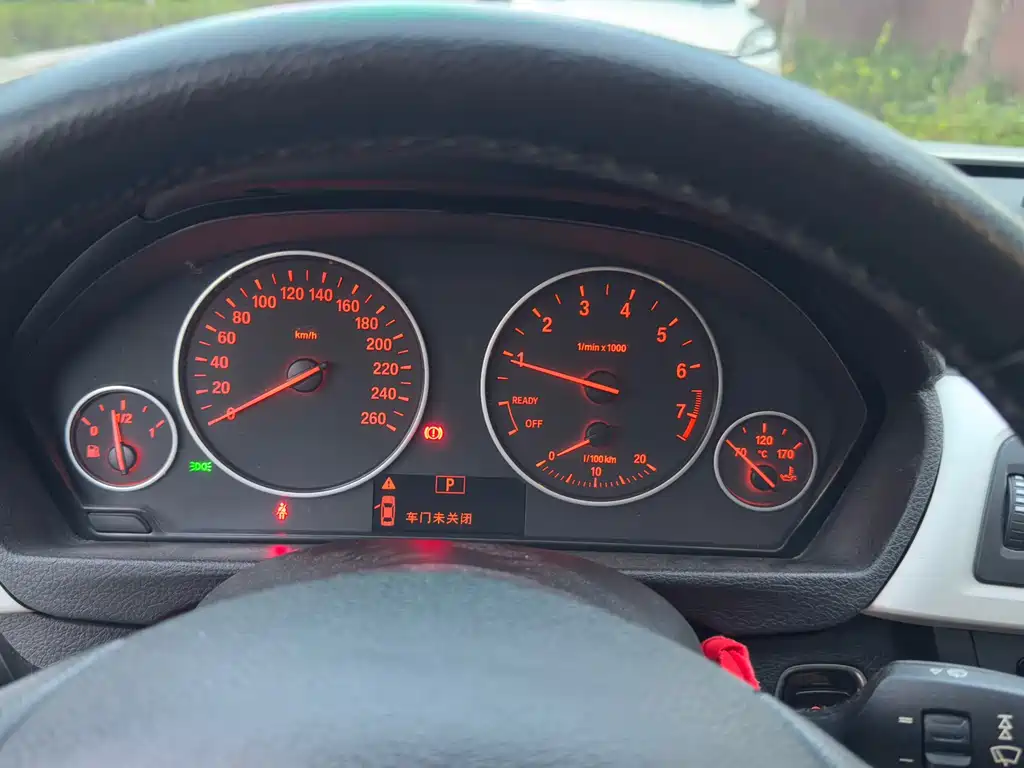 BMW 3 Series 2015 — фото 12