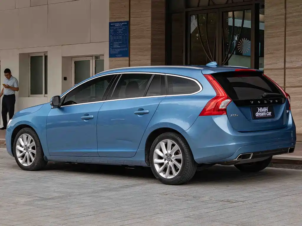 Volvo V60 2016 — фото 8