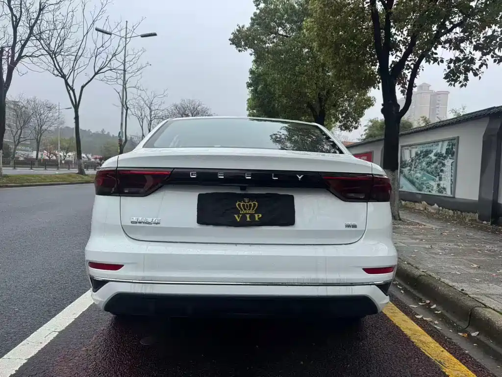 Geely Emgrand 2026