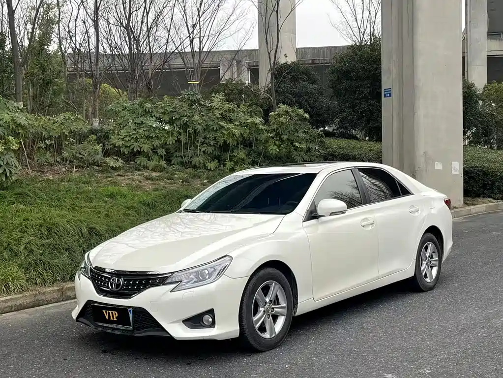 Toyota Reiz 2016