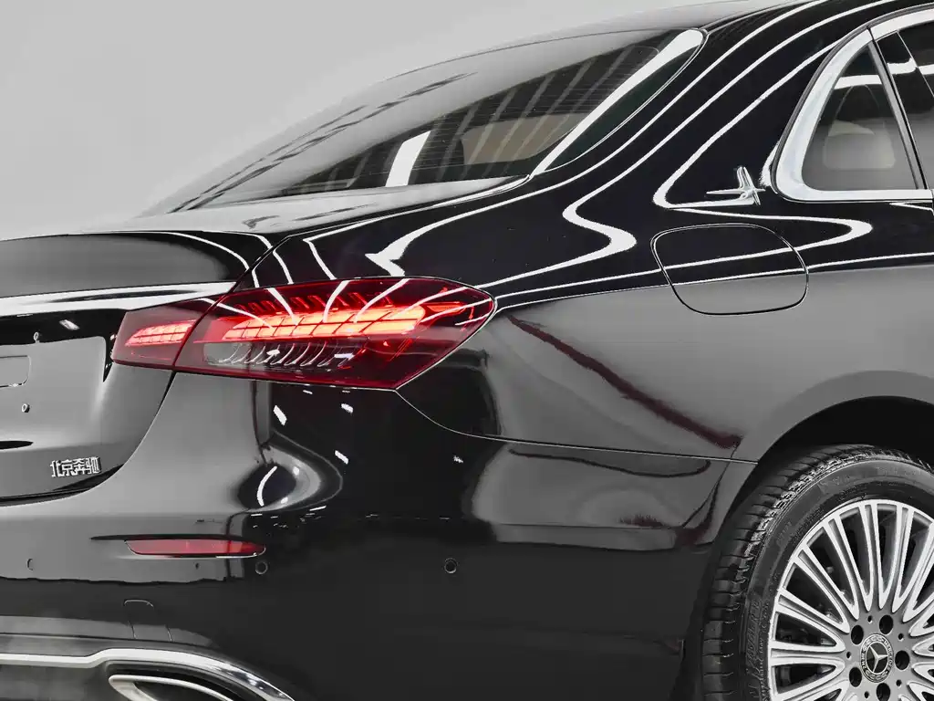 Mercedes-Benz E-Class 2022 — фото 10