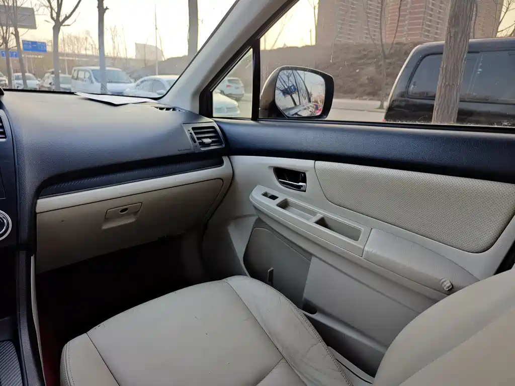 Subaru XV 2013 — фото 11