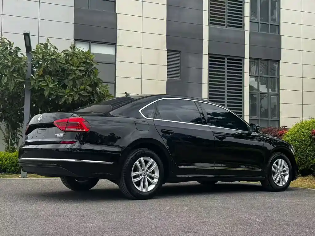 Volkswagen Passat 2016 — фото 7