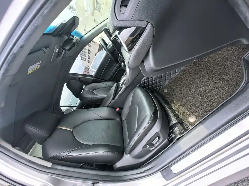 Toyota Camry 2022 — фото 12
