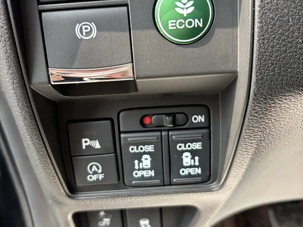Honda Elysion 2018 — фото 15