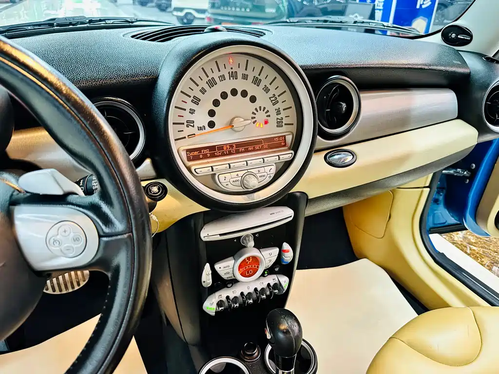 MINI Clubman 2010 — фото 47