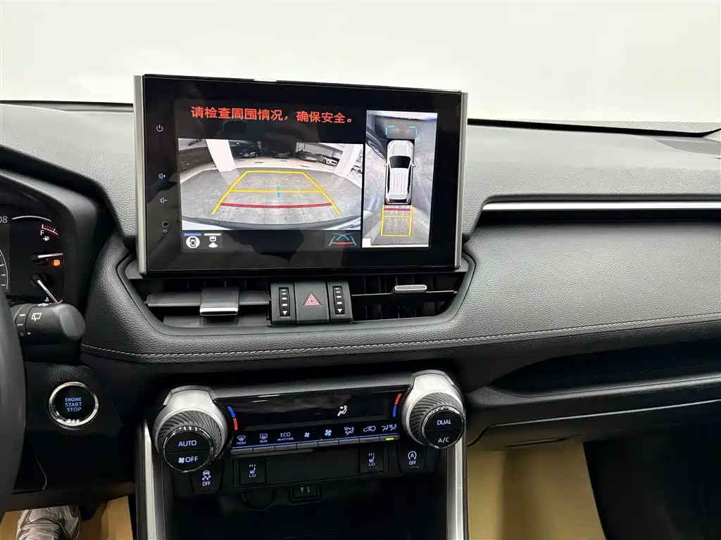 Toyota RAV4 2022 — фото 11