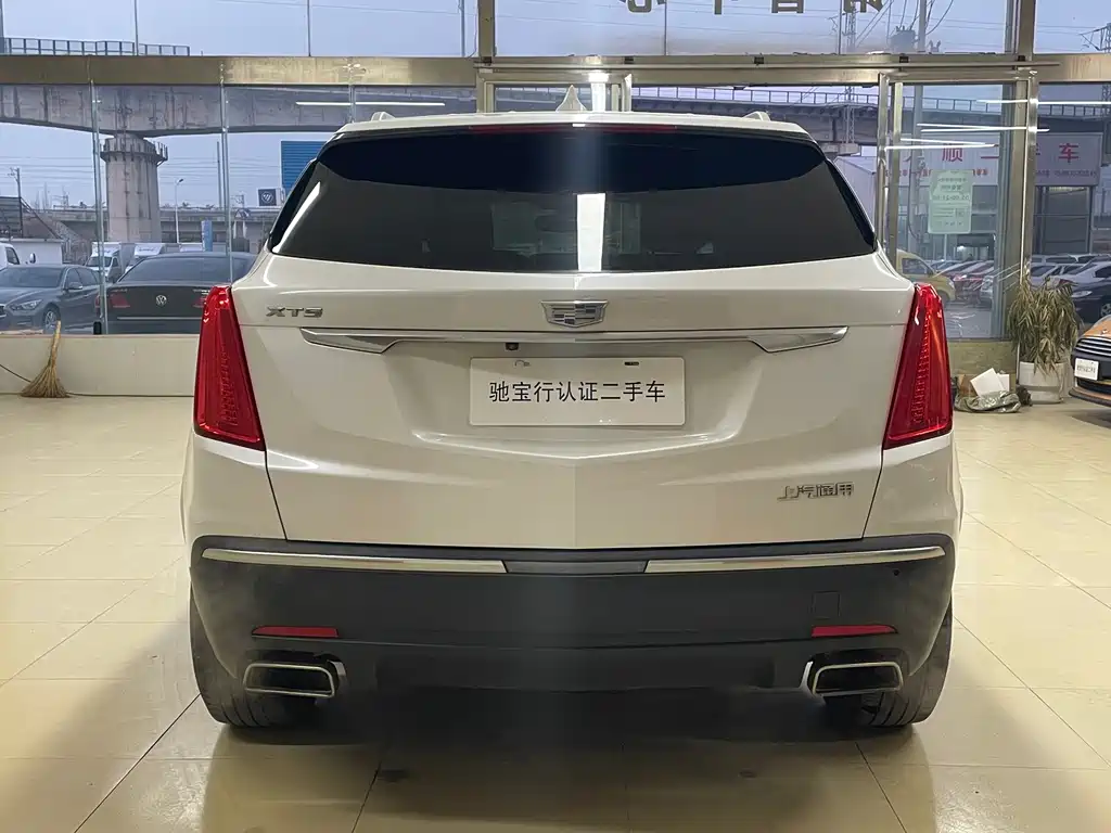 Cadillac XT5 2017 — фото 8