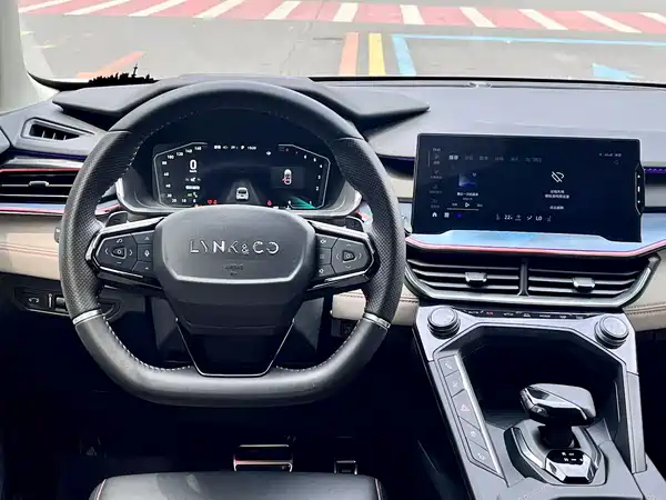 Lynk & Co 06 2022