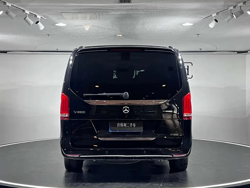 Mercedes-Benz V-Class 2023 — фото 5