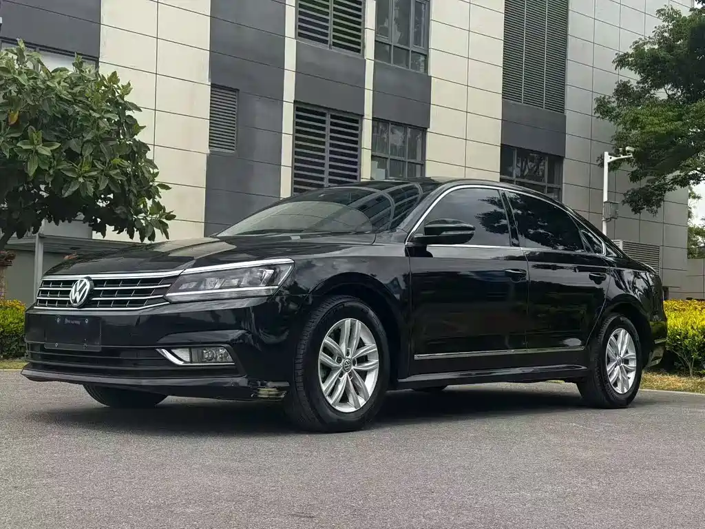 Volkswagen Passat 2016 — фото 1