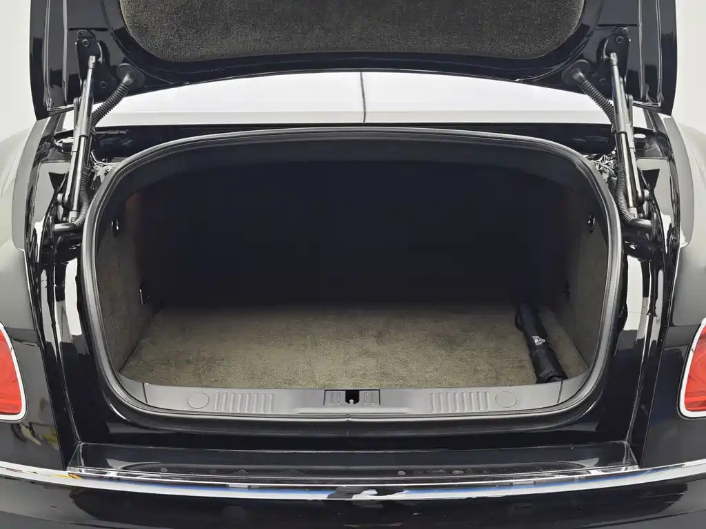Bentley Flying Spur 2015 — фото 21