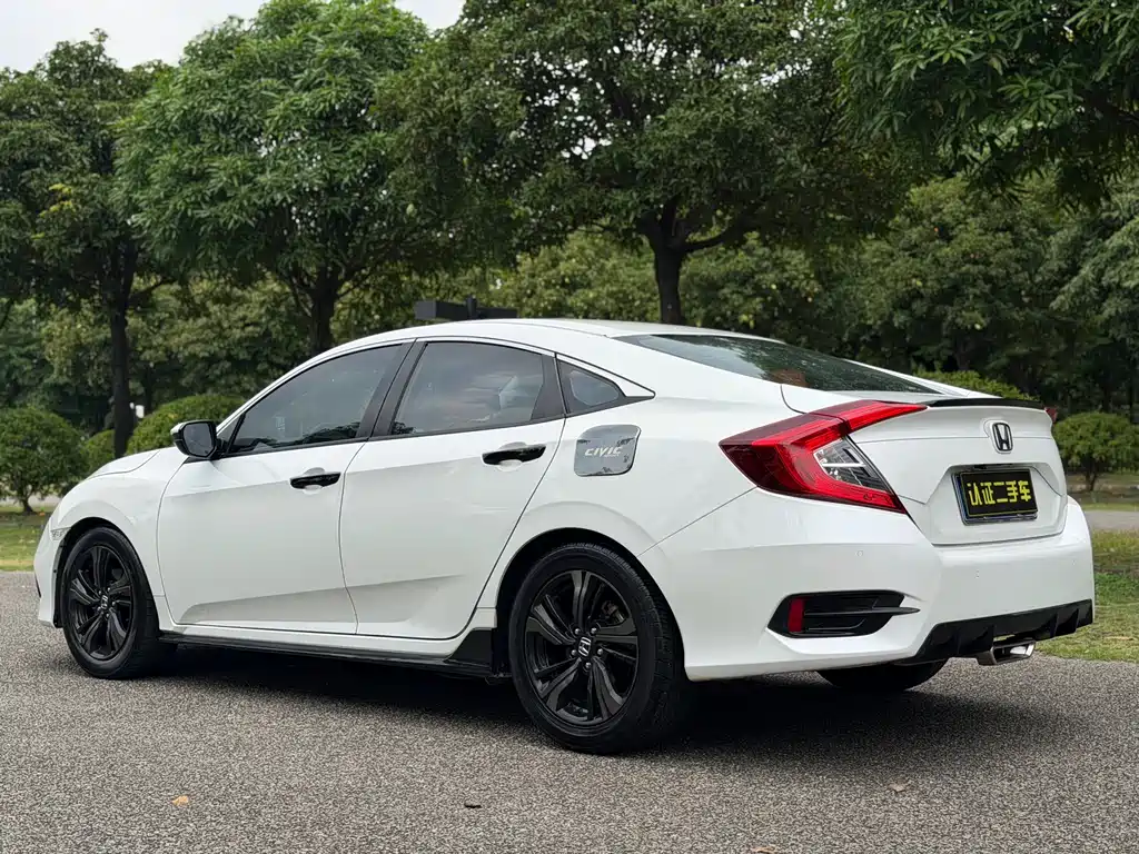 Honda Civic 2019 — фото 22